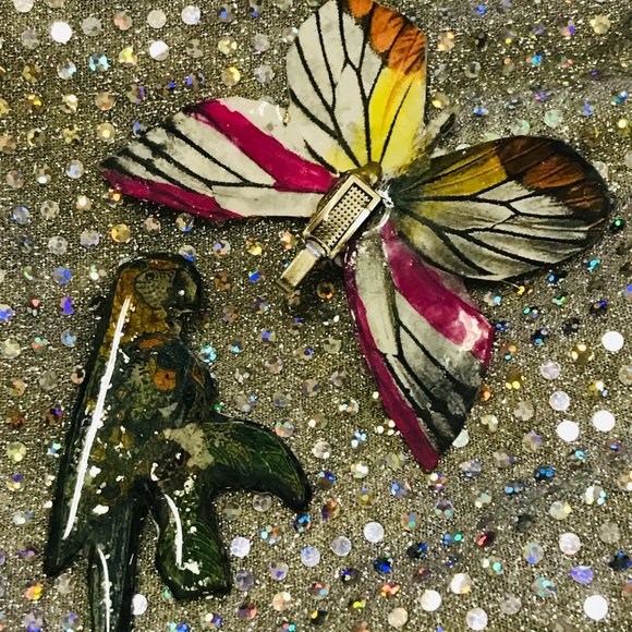 Parrot Handmade Pin/Brooch/Pendant - Picture 12 of 16